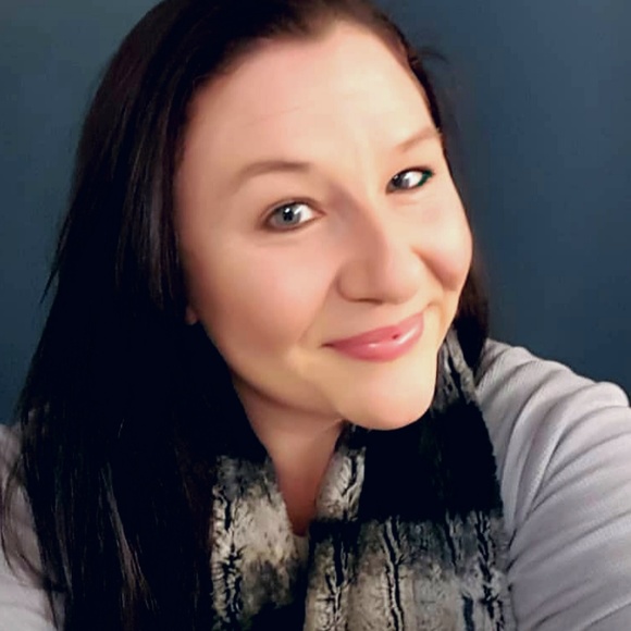 Meet your Posher, Brandy - Picture 4 of 8